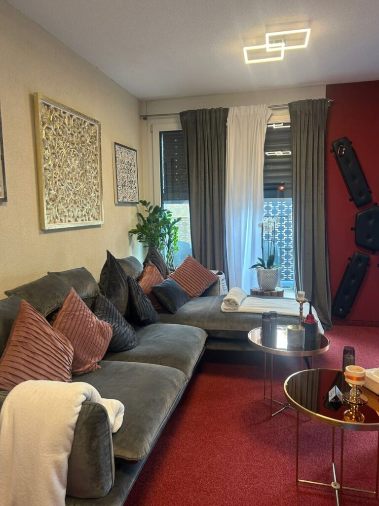 Seitensprungzimmer, Aarau-West, Sofa