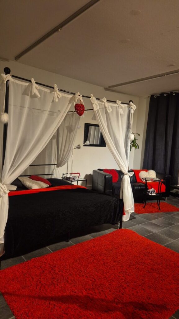 Seitensprungzimmer, Frauenfeld, Bett 2