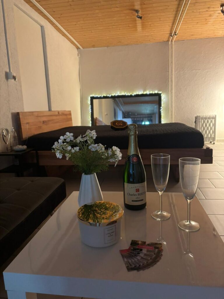 Seitensprungzimmer, Rupperswil, Raum