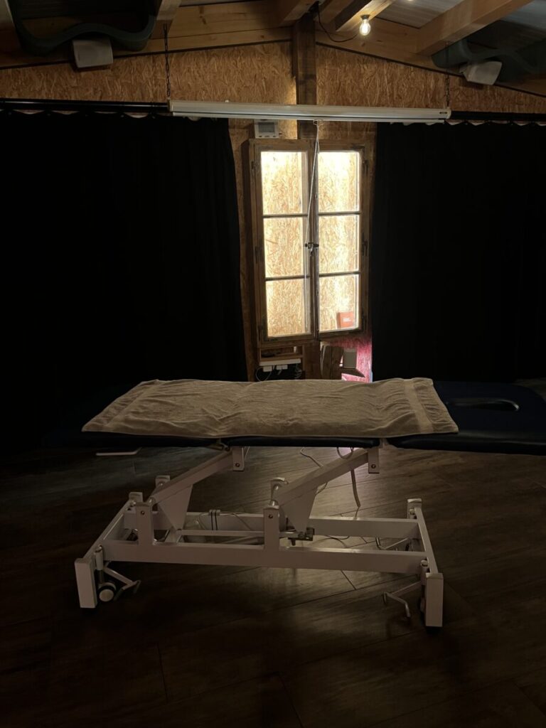 Seitensprungzimmer, Steffisburg, Massageliege