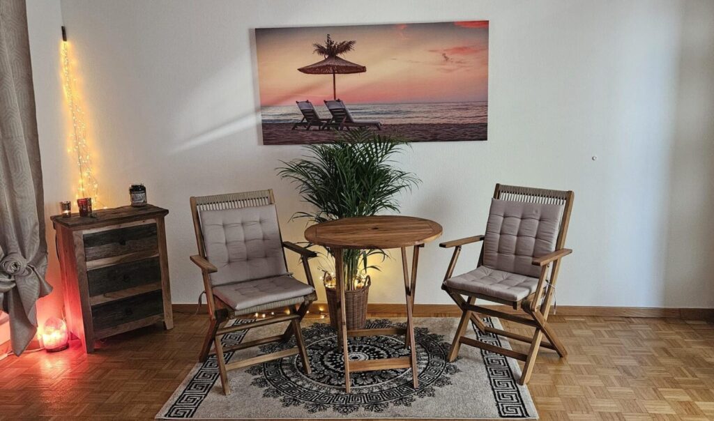 Seitensprungzimmer-Winterthur-Purple-wood-paradise-Tisch