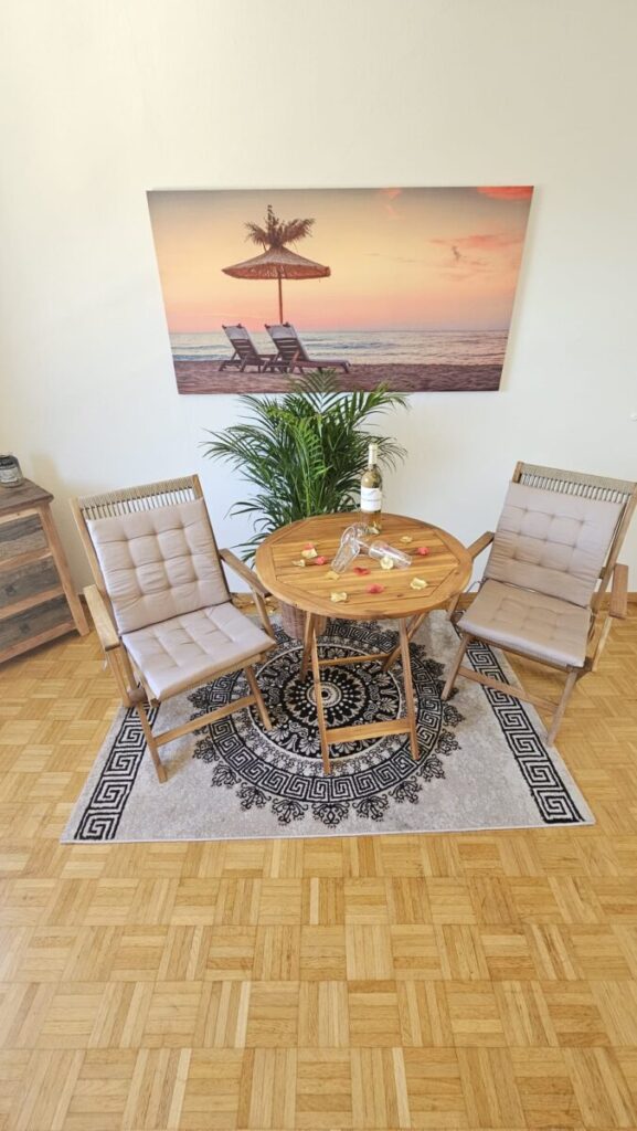 Seitensprungzimmer-Winterthur-Purple-wood-paradise-Tisch-2