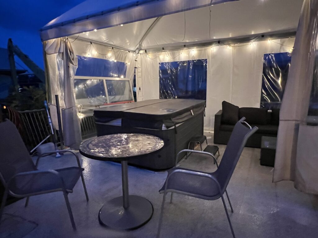 Seitensprungzimmer, Steffisburg, Whirlpool