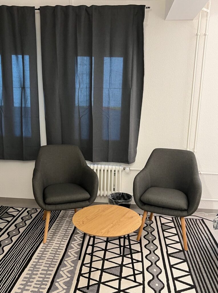 Seitensprungzimmer, Bern-STADT, Tisch