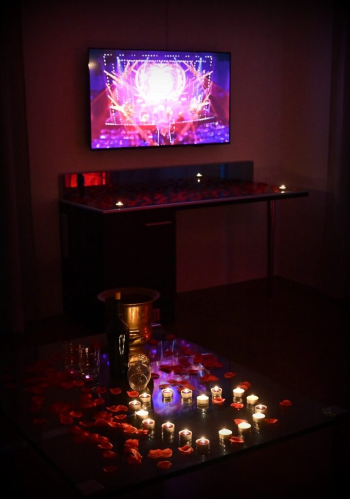 Seitensprungzimmer, Zuerich Oberland, Kerzen