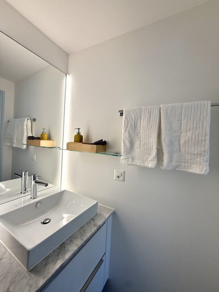 Seitensprungzimmer, Zuerich Helvetiaplatz, Spiegel