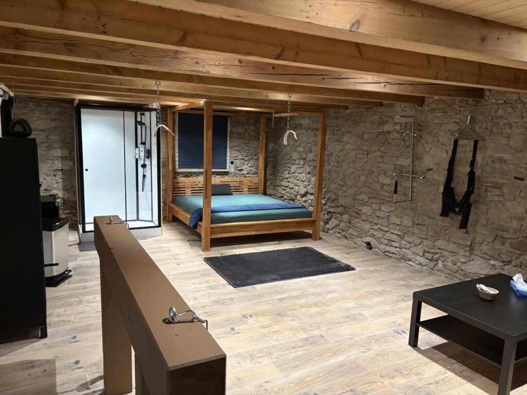 Seitensprungzimmer, Dottikon, Raum